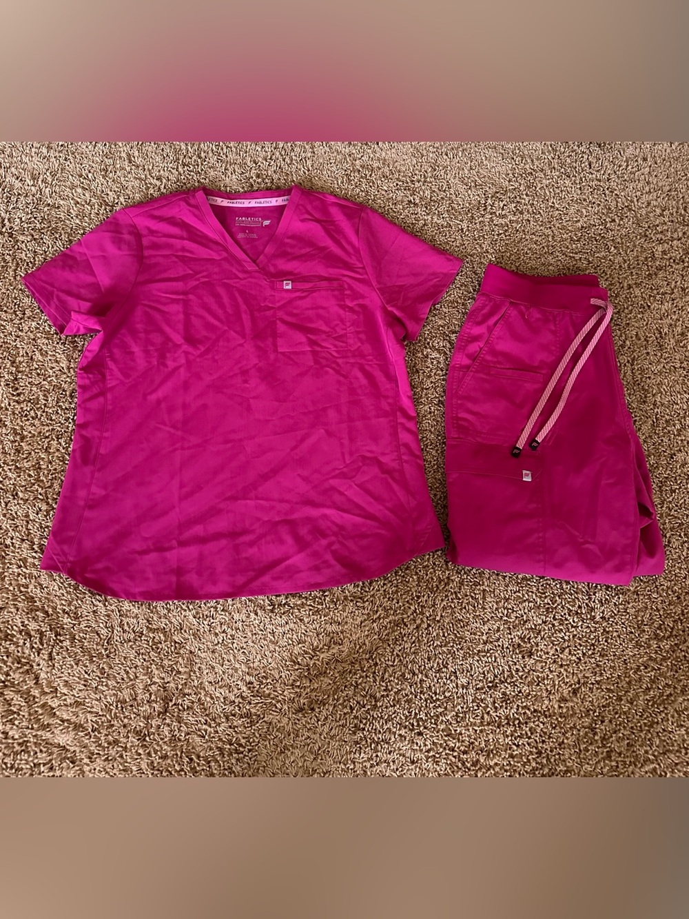 Fabletics Pink Scrub Set L/LS - Picture 9 of 13